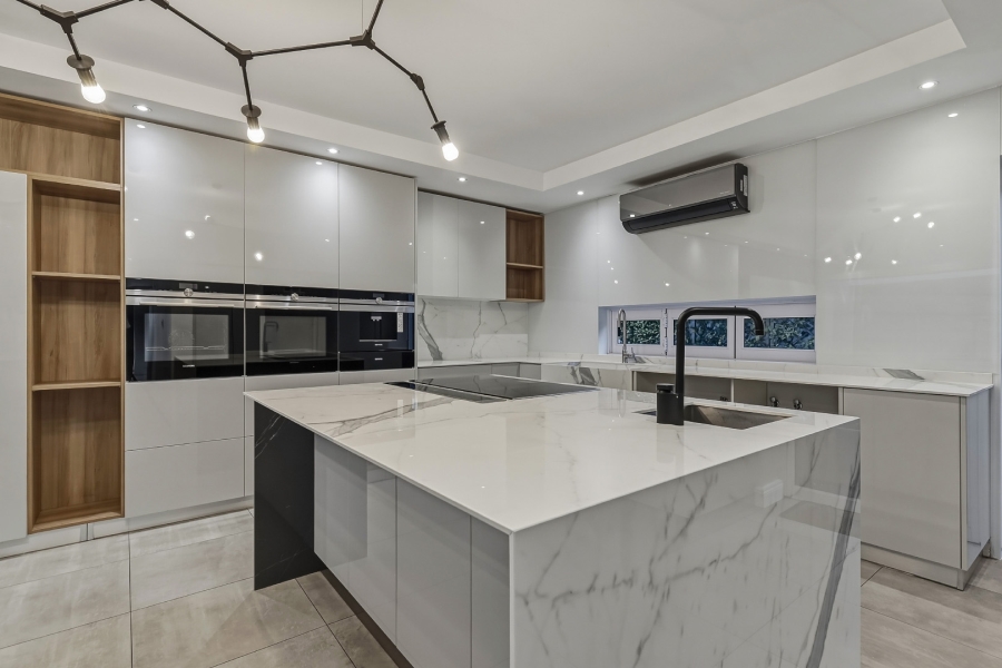 5 Bedroom Property for Sale in Southfield Western Cape